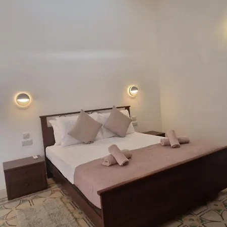 Townhouse In The Heart Of Nyaraló *